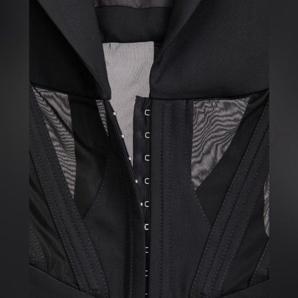 🔥 RARE LIMITED MUGLER H&M
Corset Style Wool Jacket Blazer Size M🔥 - Picture 14 of 17
